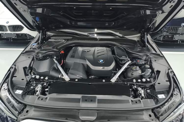 Used BMW 5 Series 2026 530Li Leading M Sport Package Engine Bay