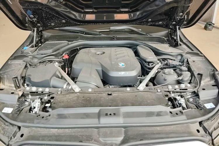 Used BMW 5 Series 2026 Facelift Model 525Li M Sport Package Engine Bay