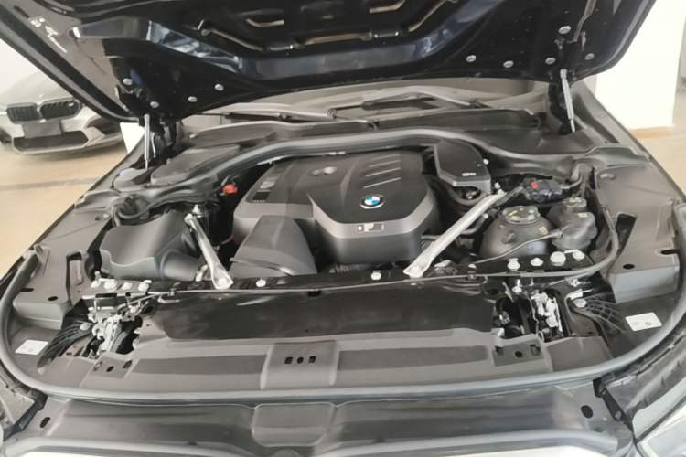 Used BMW 5 Series 2026 Facelift Model 530Li Leading Edition M Sport Package Engine Bay