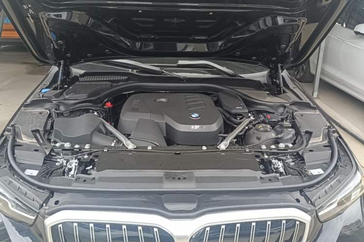 Used BMW 5 Series 2026 Facelift Model 530Li Leading Edition M Sport Package Engine Bay