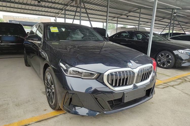 Used BMW 5 Series 2026 Facelift Model 530Li Leading Edition M Sport Package Exterior 1