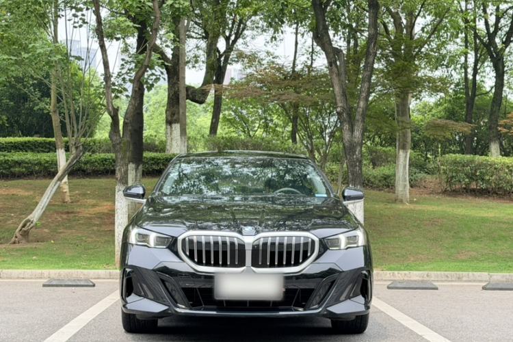 Used BMW 5 Series 2026 Facelift Model 530Li Leading Edition M Sport Package Exterior 1