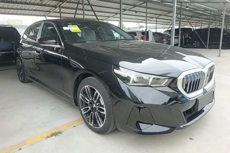 Used BMW 5 Series 2026 Facelift Model 530Li Leading Edition M Sport Package Exterior 1