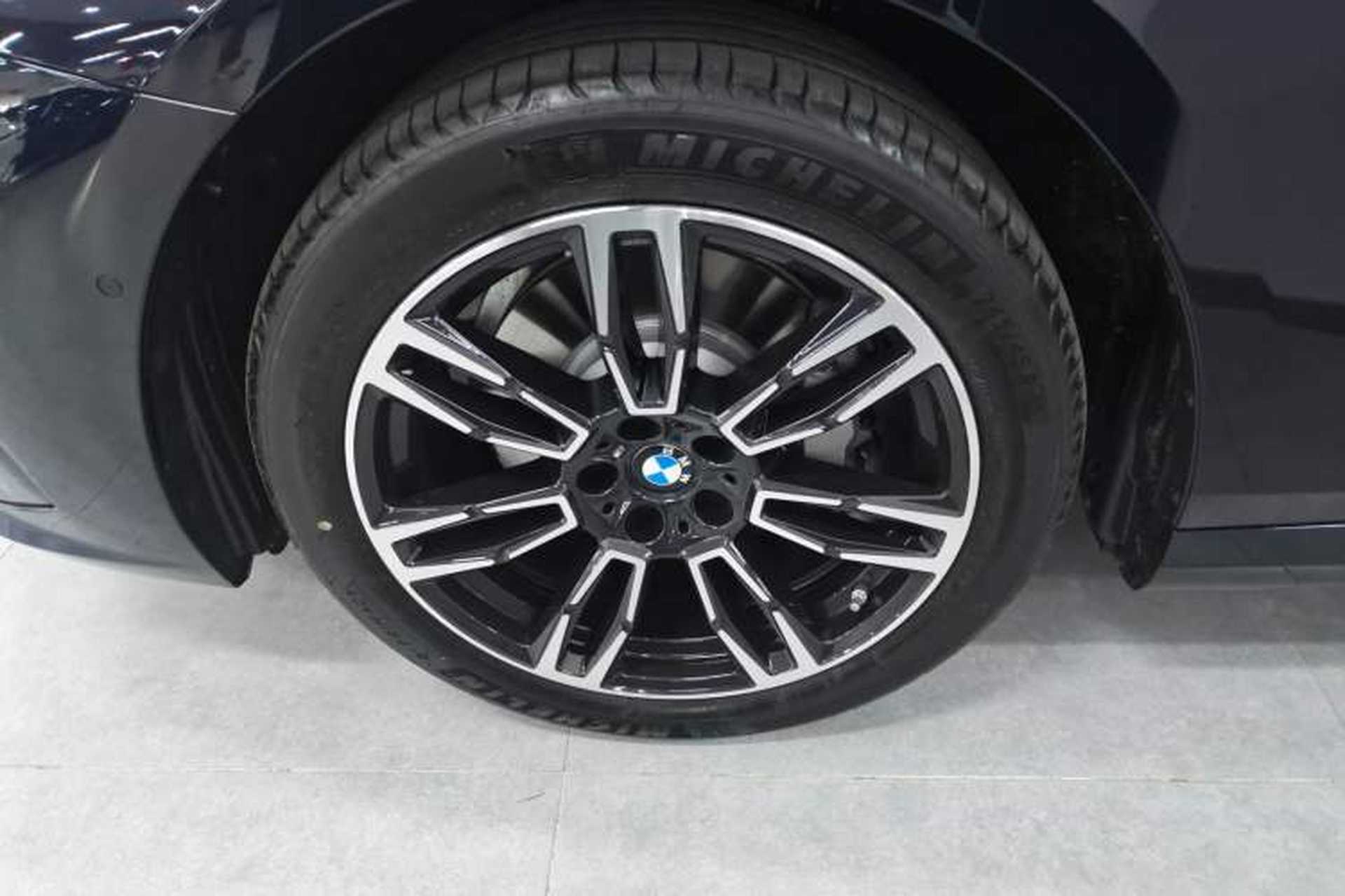 Used BMW 5 Series 2026 Facelift Model 530Li Leading Edition M Sport Package Exterior 4