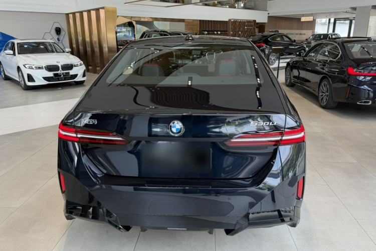 Used BMW 5 Series 2026 Facelift Model 530Li Leading Edition M Sport Package Exterior 4