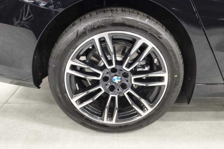 Used BMW 5 Series 2026 Facelift Model 530Li Leading Edition M Sport Package Exterior 5