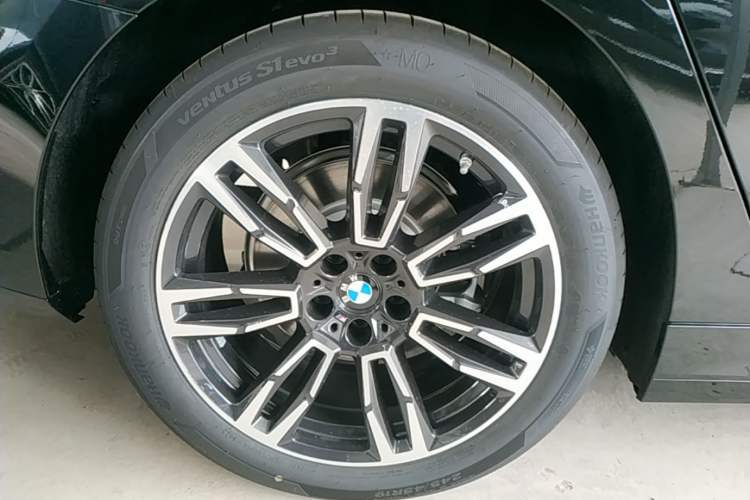 Used BMW 5 Series 2026 Facelift Model 530Li Leading Edition M Sport Package Exterior 5