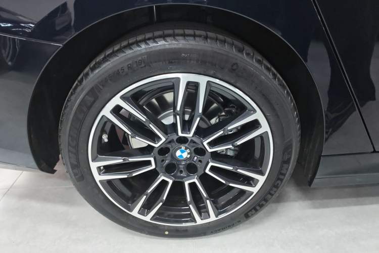 Used BMW 5 Series 2026 Facelift Model 530Li Leading Edition M Sport Package Exterior 5