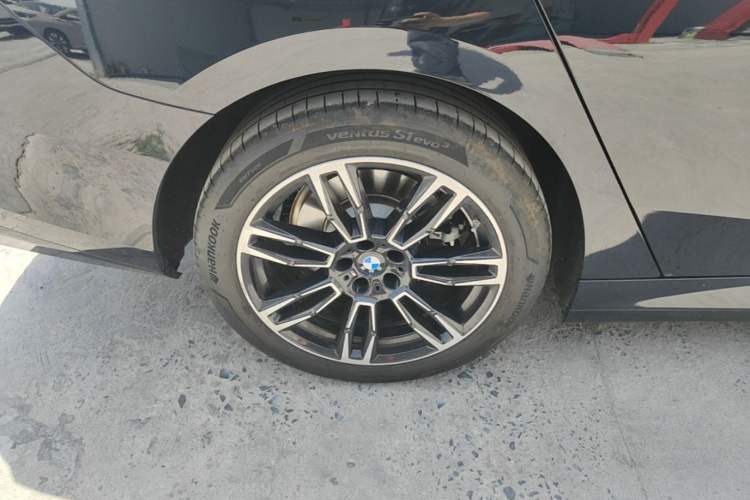 Used BMW 5 Series 2026 530Li Leading M Sport Package Exterior 5