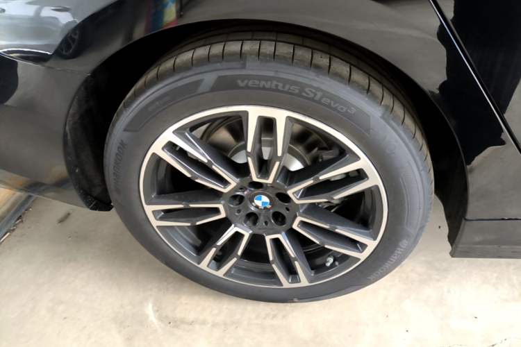 Used BMW 5 Series 2026 Facelift Model 530Li Leading Edition M Sport Package Exterior 5