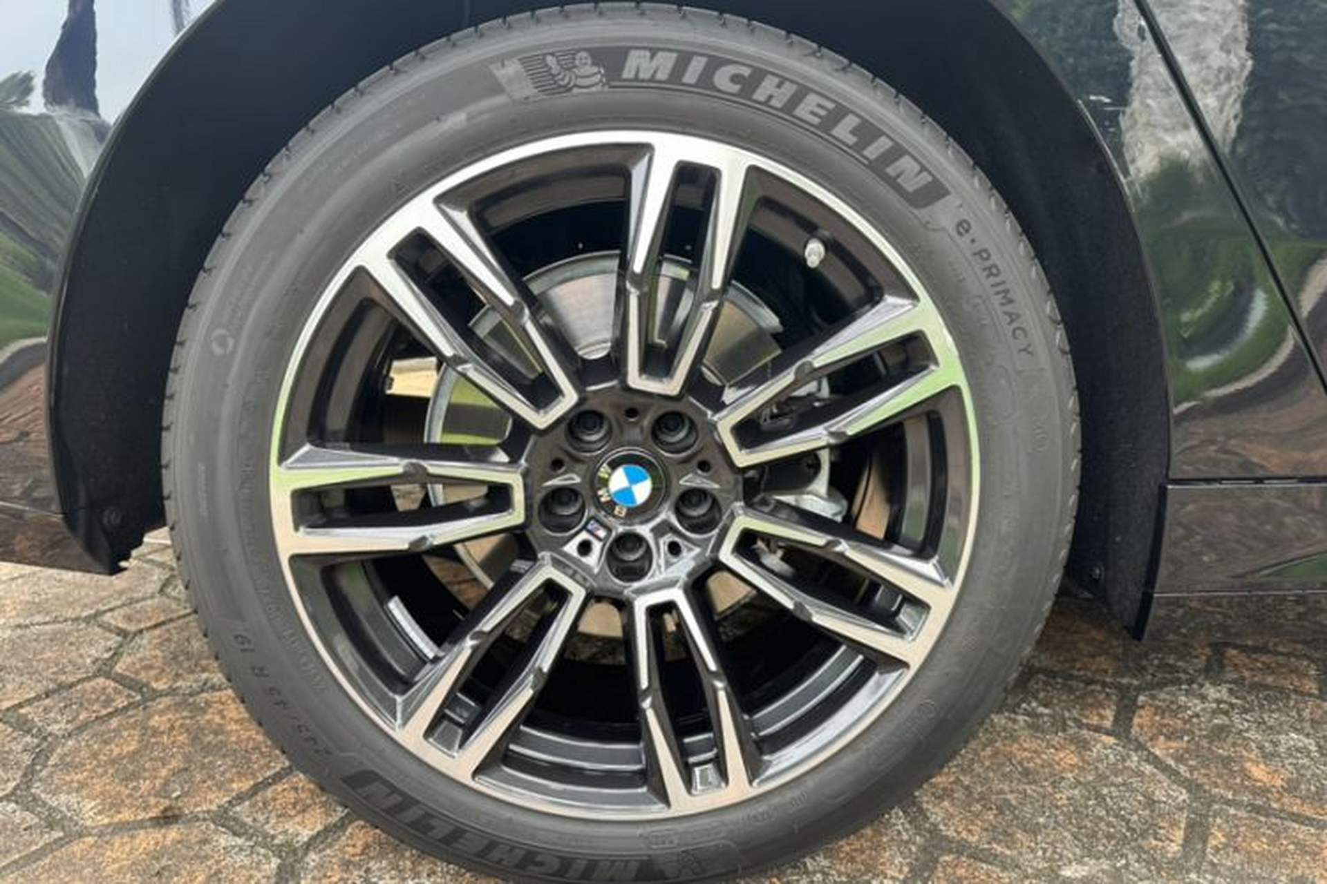 Used BMW 5 Series 2026 530Li Leading M Sport Package Exterior 9
