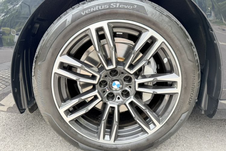 Used BMW 5 Series 2026 Facelift Model 530Li Leading Edition M Sport Package Exterior 9