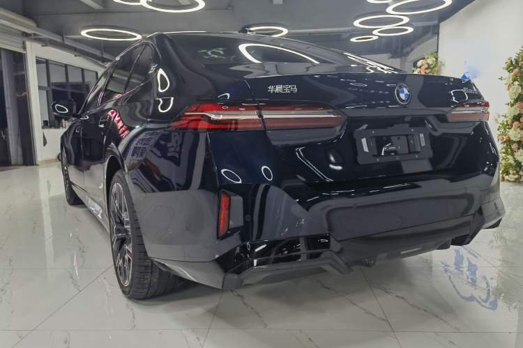 Used BMW 5 Series 2026 Facelift Model 530Li Luxury Edition M Sport Package Exterior 9