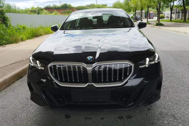 Used BMW 5 Series 2026 Facelift Model 530Li Leading Edition M Sport Package Front