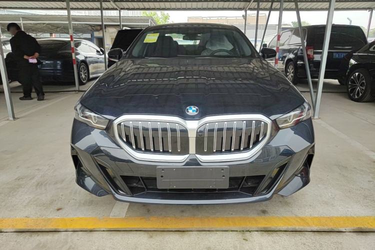 Used BMW 5 Series 2026 Facelift Model 530Li Leading Edition M Sport Package Front