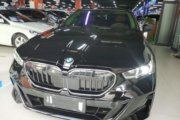 Used BMW 5 Series 2026 530Li Leading M Sport Package Front