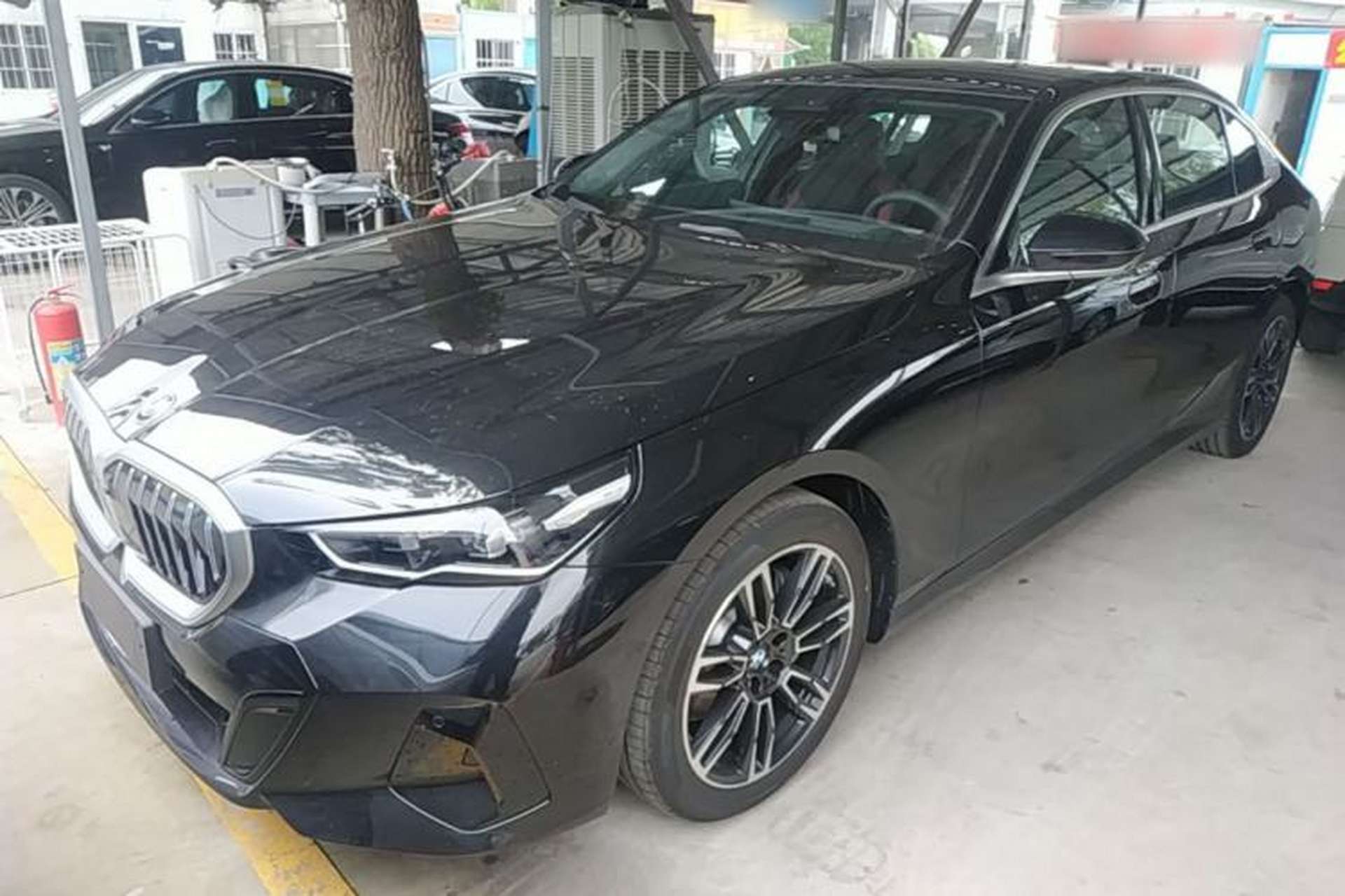 Used BMW 5 Series 2026 Facelift Model 530Li Leading Edition M Sport Package Front Left 45 Deg