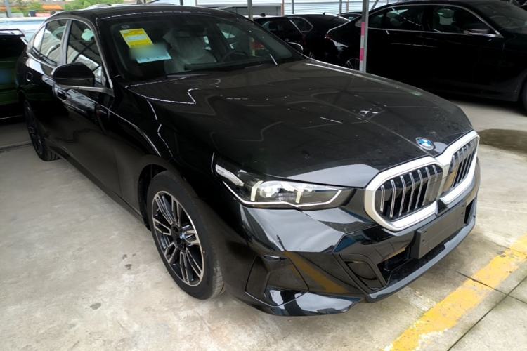 Used BMW 5 Series 2026 Facelift Model 530Li Leading Edition M Sport Package Front Right 45 Deg