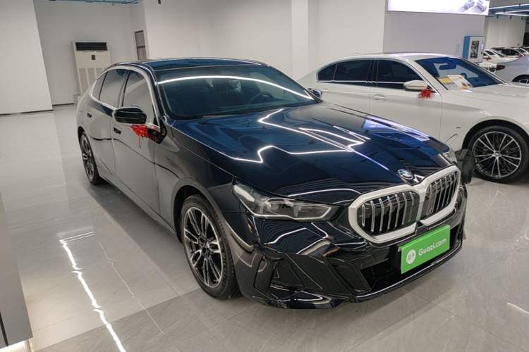 Used BMW 5 Series 2026 530Li Leading M Sport Package Front Right 45 Deg