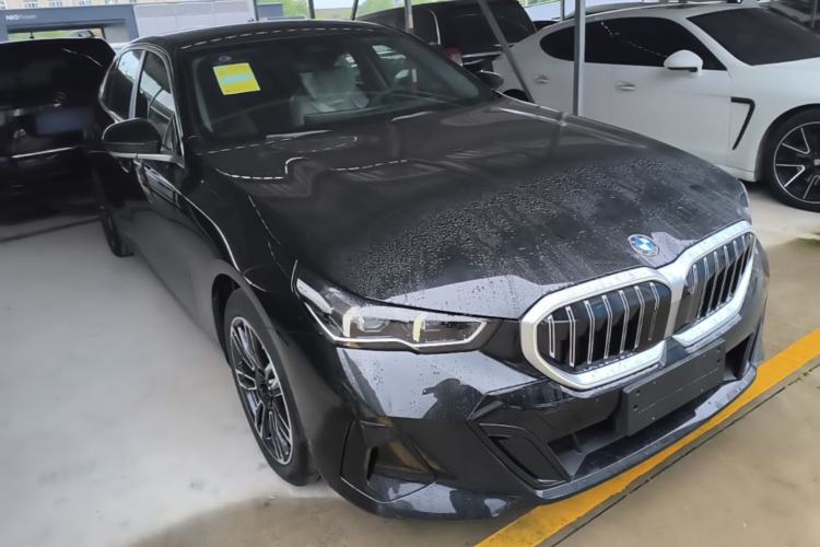 Used BMW 5 Series 2026 Facelift Model 530Li Leading Edition M Sport Package Front Right 45 Deg