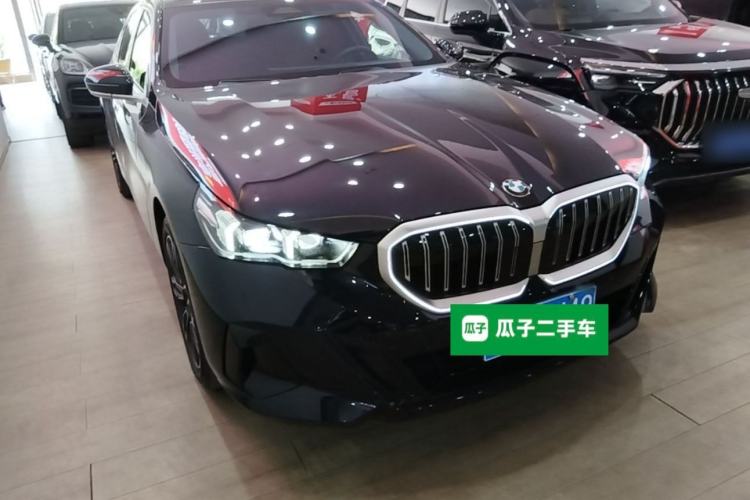 Used BMW 5 Series 2026 530Li Leading M Sport Package Front Right 45 Deg