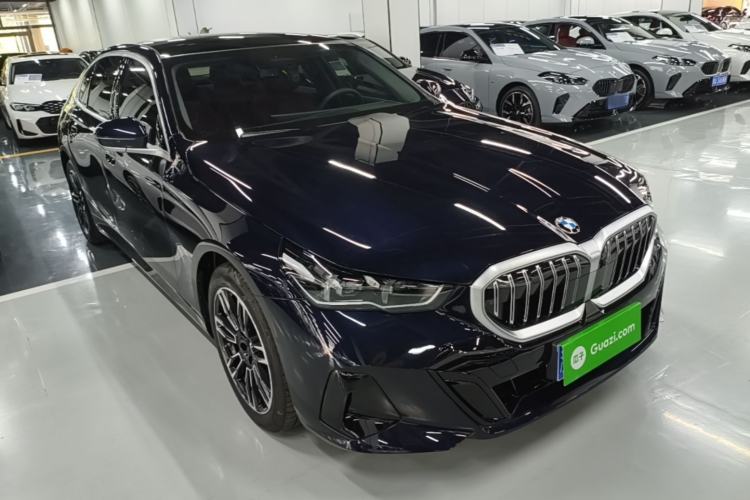 Used BMW 5 Series 2026 530Li Leading M Sport Package Front Right 45 Deg
