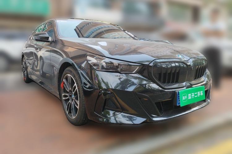 Used BMW 5 Series 2026 530Li Leading M Sport Package Front Right 45 Deg