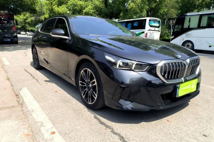 Used BMW 5 Series 2026 530Li Leading M Sport Package Front Right 45 Deg