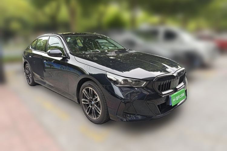 Used BMW 5 Series 2026 Facelift Model 530Li Leading Edition M Sport Package Front Right 45 Deg