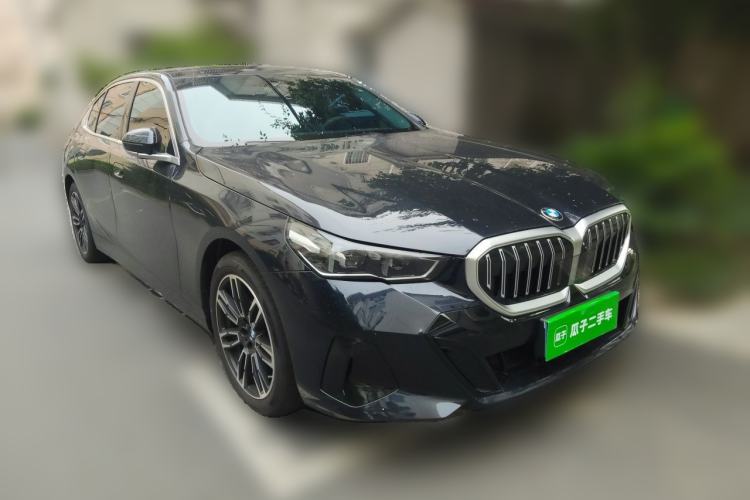 Used BMW 5 Series 2026 Facelift Model 525Li M Sport Package Front Right 45 Deg
