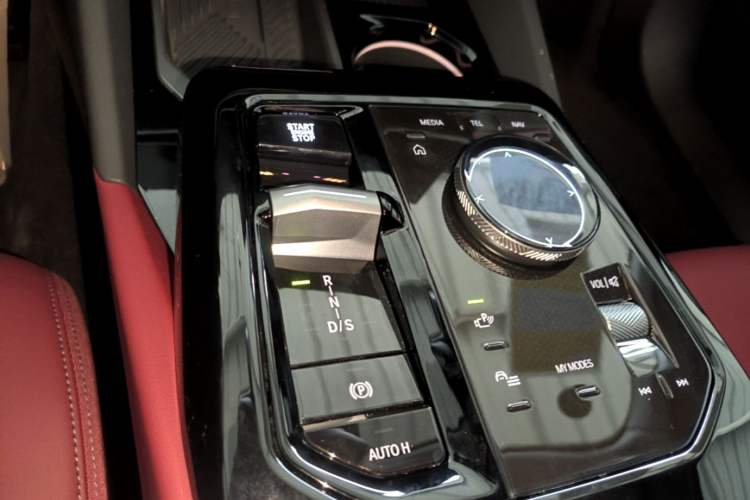 Used BMW 5 Series 2026 Facelift Model 530Li Leading Edition M Sport Package Gear Lever