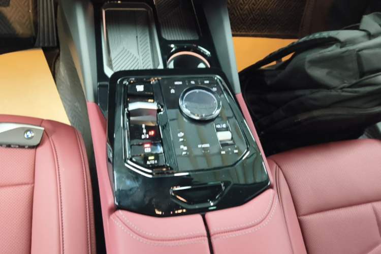 Used BMW 5 Series 2026 Facelift Model 530Li Leading Edition M Sport Package Gear Lever