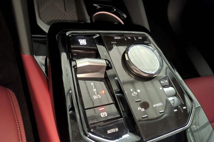 Used BMW 5 Series 2026 Facelift Model 530Li Leading Edition M Sport Package Gear Lever