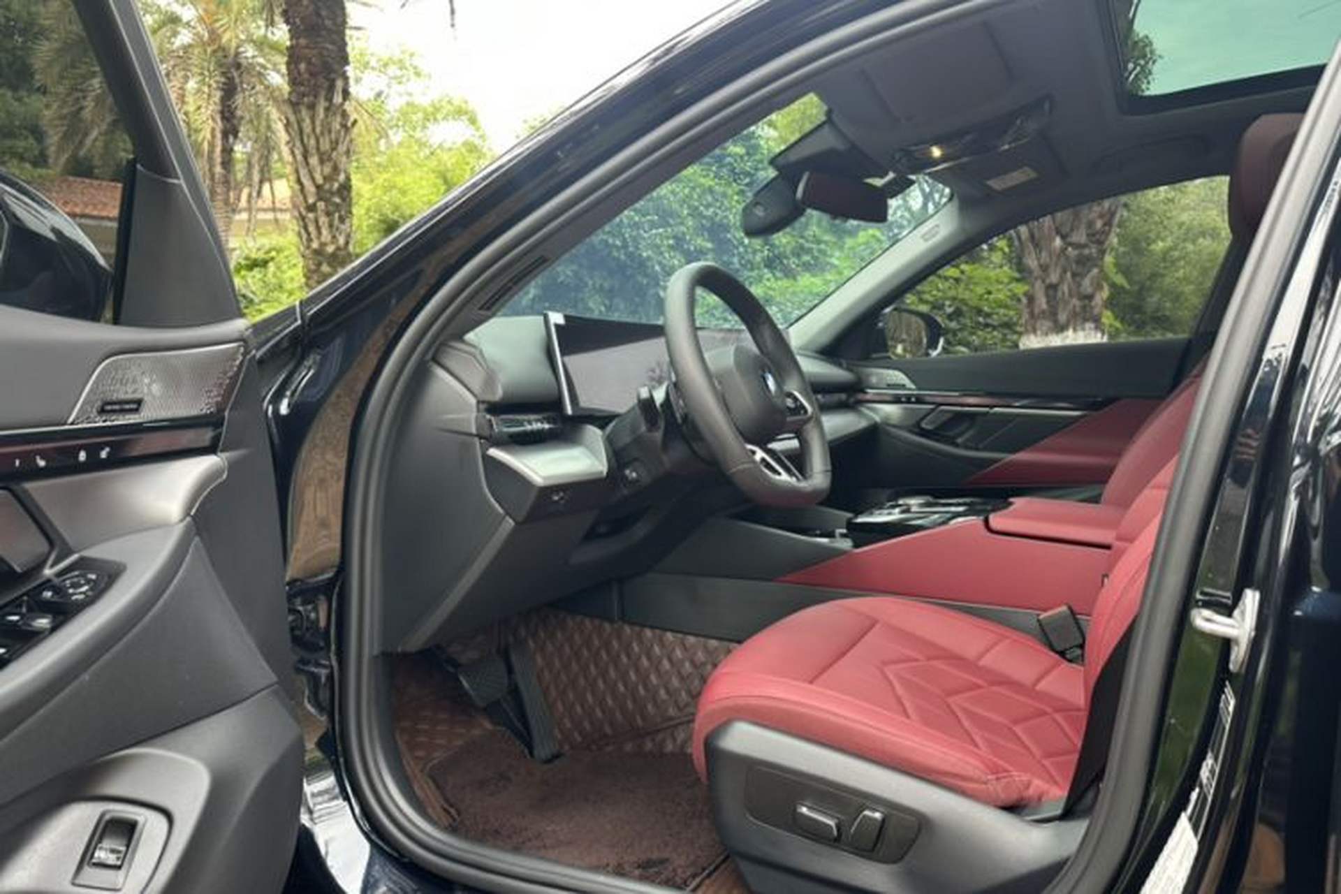 Used BMW 5 Series 2026 530Li Leading M Sport Package Interior 3