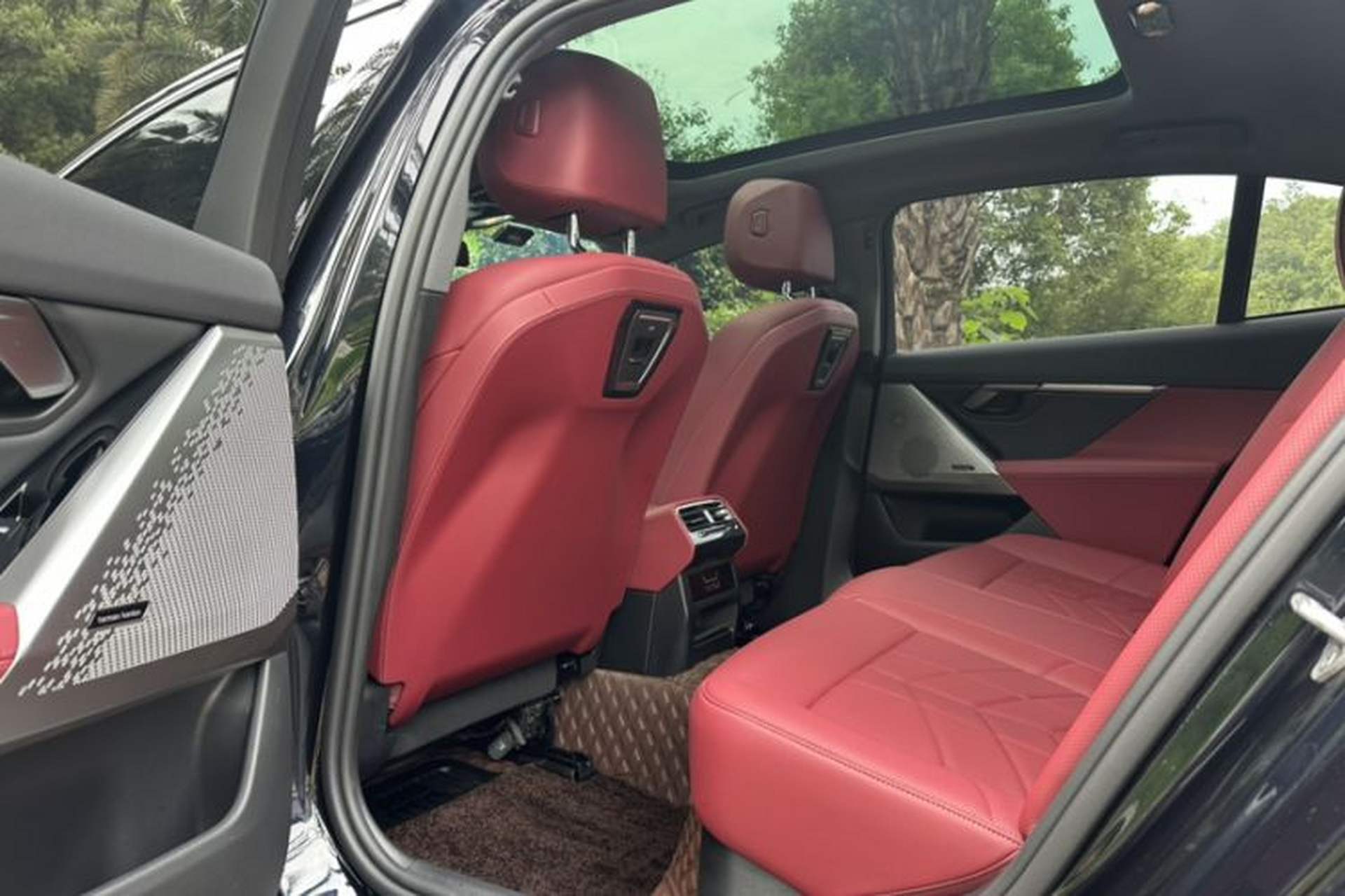 Used BMW 5 Series 2026 530Li Leading M Sport Package Interior 4