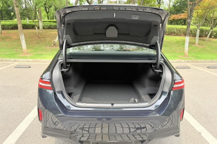 Used BMW 5 Series 2026 Facelift Model 530Li Leading Edition M Sport Package Interior 6