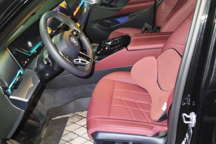 Used BMW 5 Series 2026 530Li Leading M Sport Package Left Front Seat