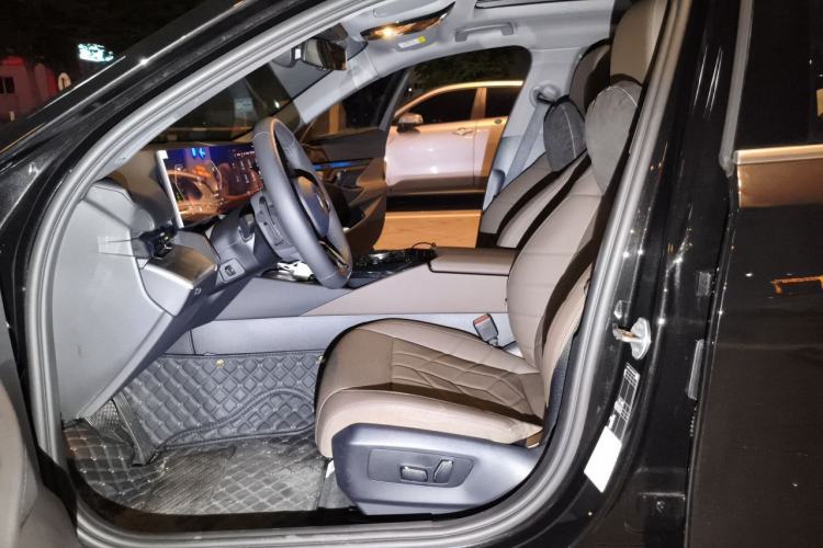 Used BMW 5 Series 2026 530Li Leading M Sport Package Left Front Seat