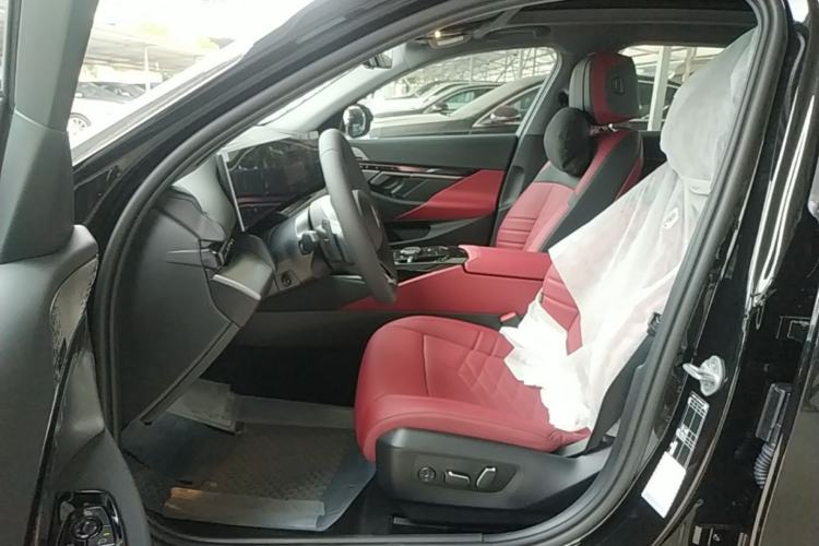 Used BMW 5 Series 2026 Facelift Model 530Li Leading Edition M Sport Package Left Front Seat