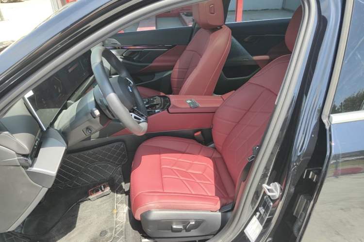Used BMW 5 Series 2026 530Li Leading M Sport Package Left Front Seat