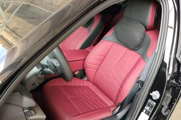 Used BMW 5 Series 2026 Facelift Model 525Li M Sport Package Left Front Seat