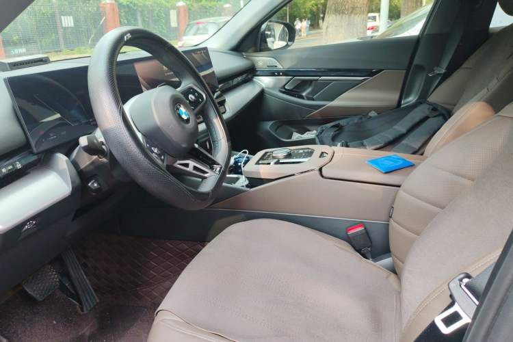 Used BMW 5 Series 2026 530Li Leading M Sport Package Left Front Seat