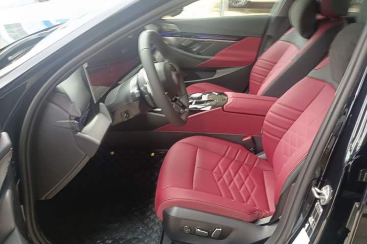 Used BMW 5 Series 2026 Facelift Model 530Li Leading Edition M Sport Package Left Front Seat