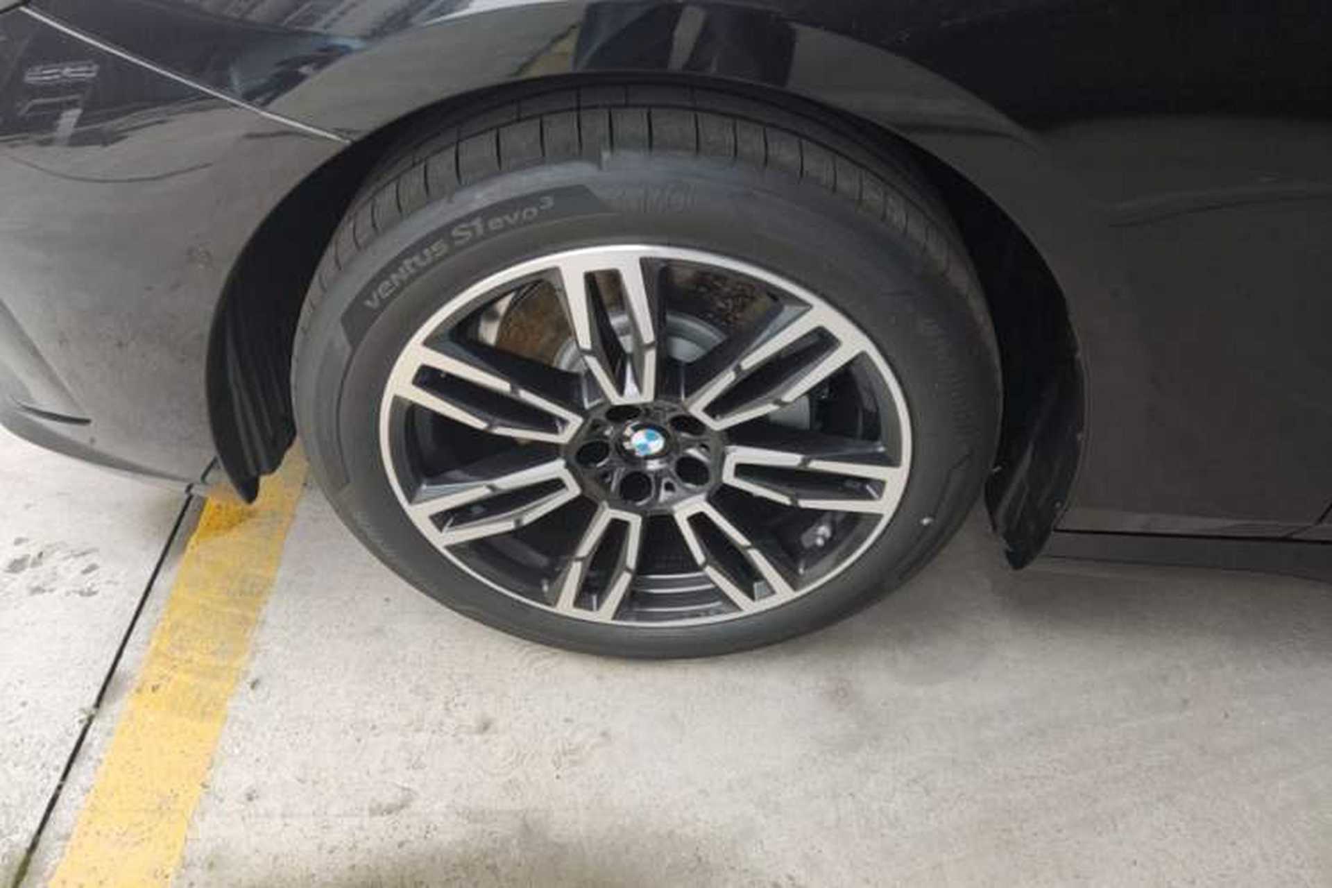 Used BMW 5 Series 2026 Facelift Model 530Li Leading Edition M Sport Package Left Front Wheel Hub