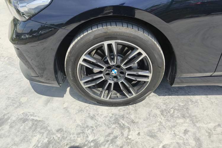 Used BMW 5 Series 2026 530Li Leading M Sport Package Left Front Wheel Hub