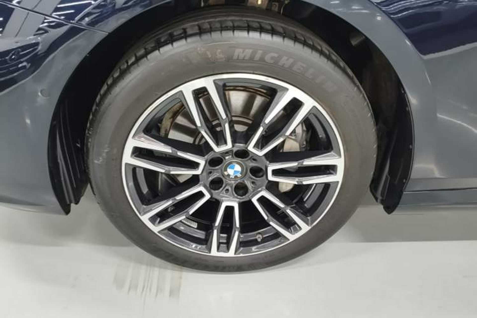 Used BMW 5 Series 2026 530Li Leading M Sport Package Left Front Wheel Hub