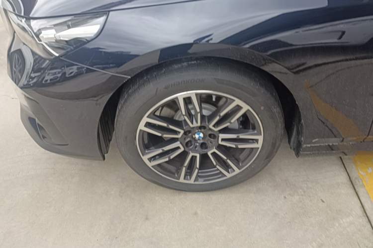 Used BMW 5 Series 2026 Facelift Model 530Li Leading Edition M Sport Package Left Front Wheel Hub