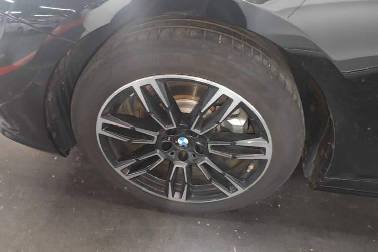 Used BMW 5 Series 2026 525Li M Sport Package Left Front Wheel Hub