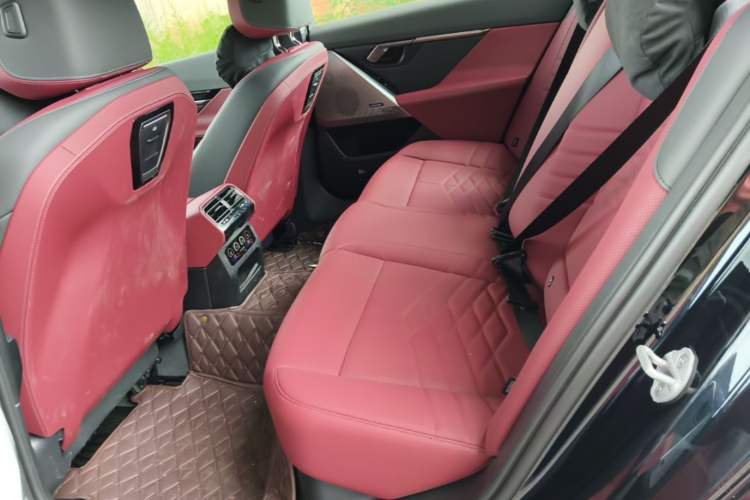 Used BMW 5 Series 2026 Facelift Model 530Li Leading Edition M Sport Package Left Rear Seat
