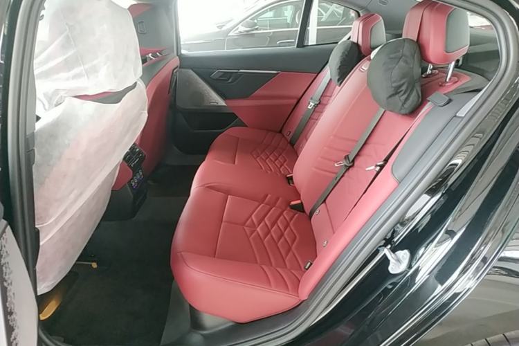 Used BMW 5 Series 2026 Facelift Model 530Li Leading Edition M Sport Package Left Rear Seat